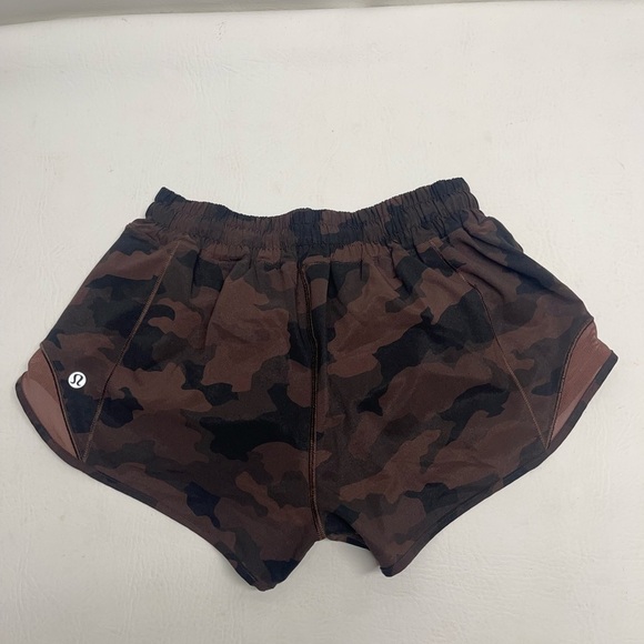 Lululemon athletica womens shorts brown camo size 4 - Picture 3 of 6